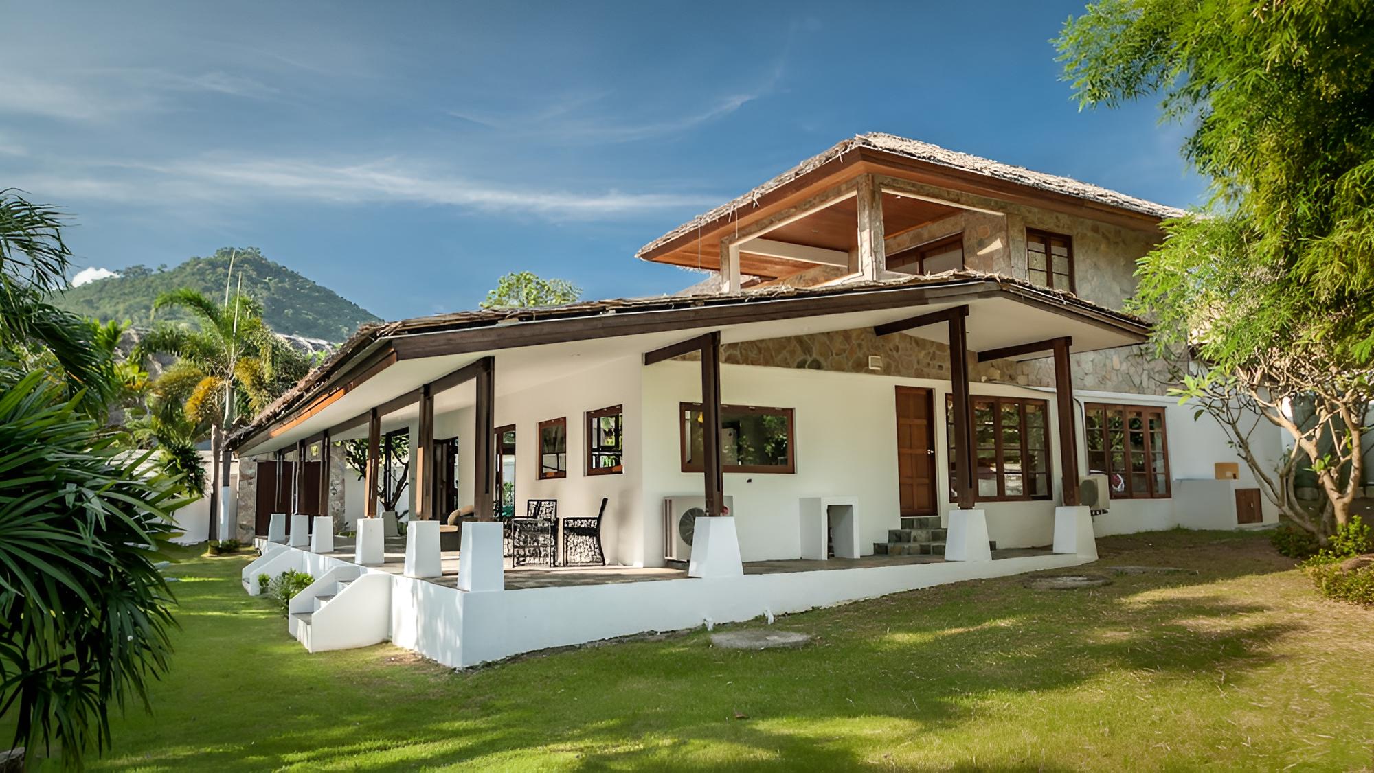 The State House by Beach Republic