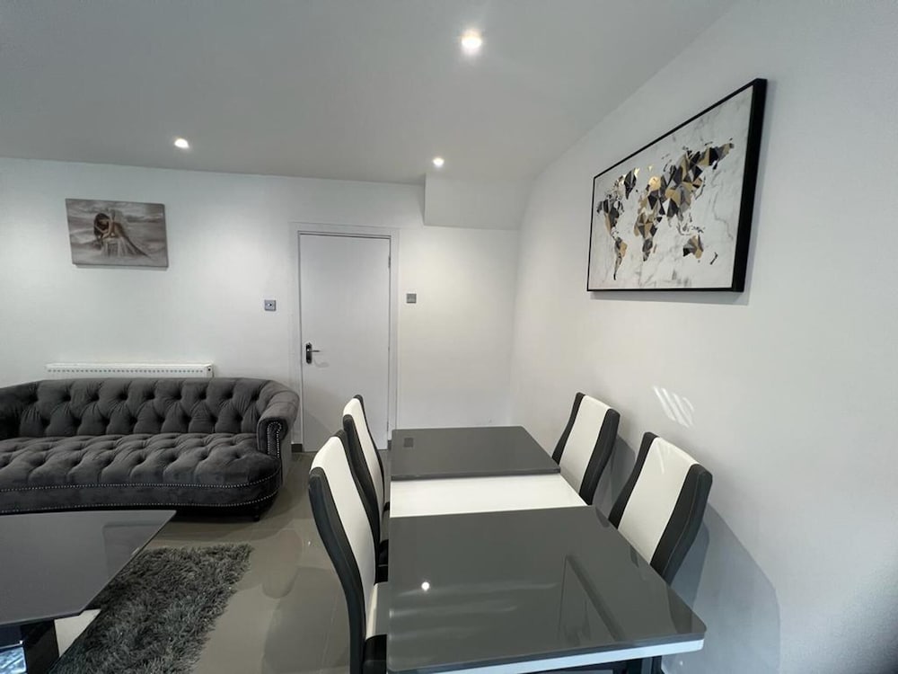 Modern Executive 2-bed Apartment in London