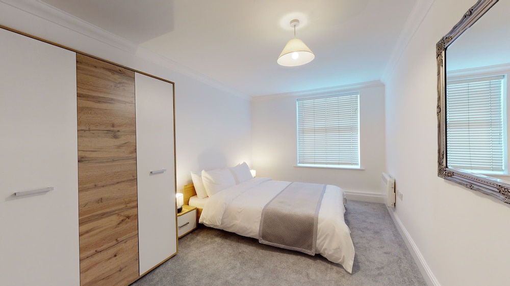 Bridge Apartments by Karah Suites view 5
