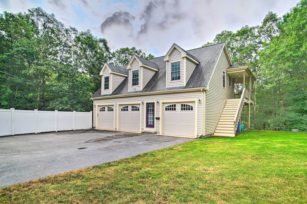 Cape Cod Home w/ Deck ~ 3 Mi to Beaches
