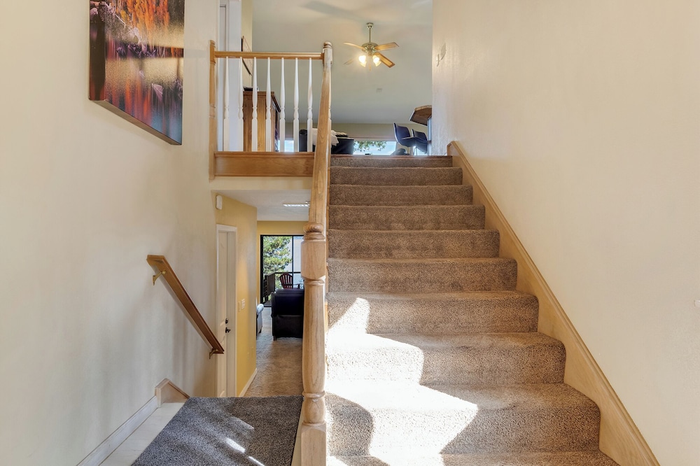 Tahoe Mountain Retreat Sleeps 12!