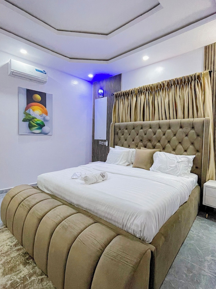 La Veda Manor Luxury Apartment