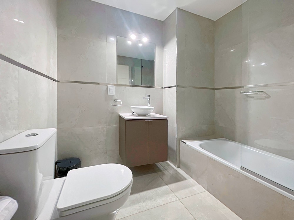 Ayres Suites Moreno
