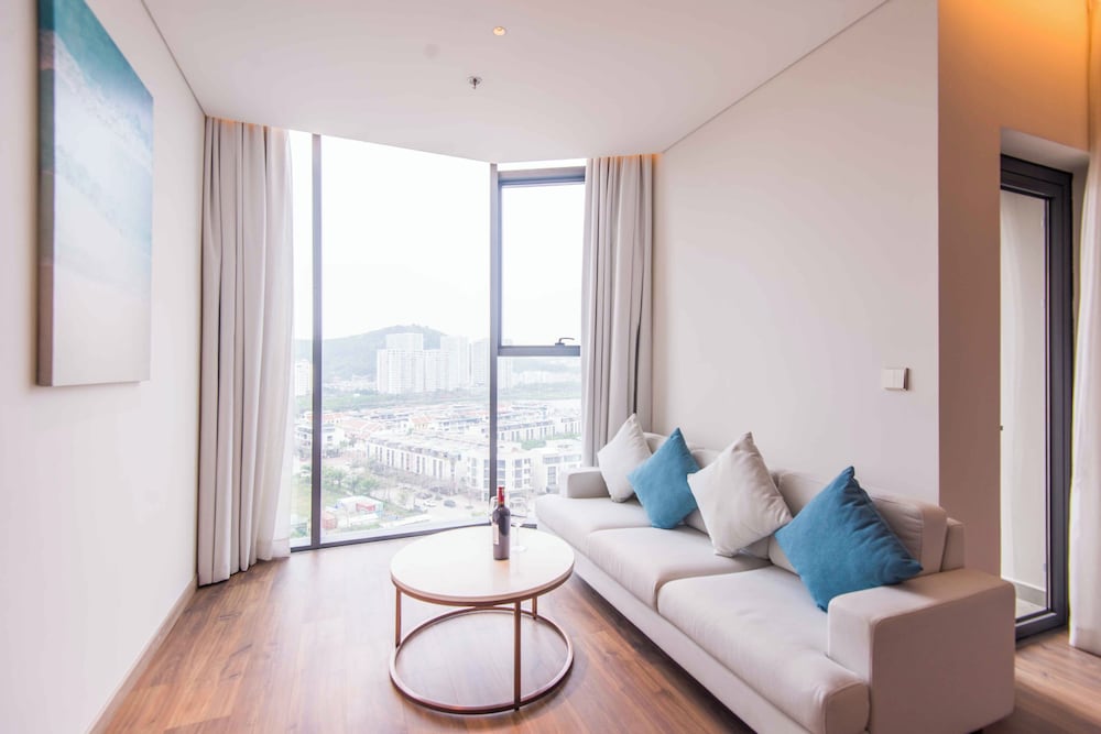 A La Carte Ha Long Residence