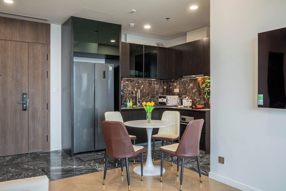 The Lumiere Luxury Citypoint ANGIA