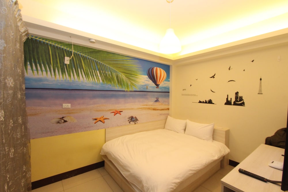 Miaoli Holiday - Hall 113