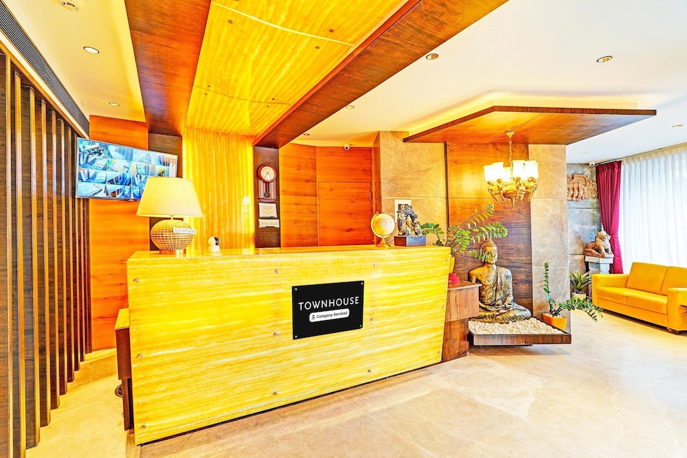 Super Townhouse Indiranagar