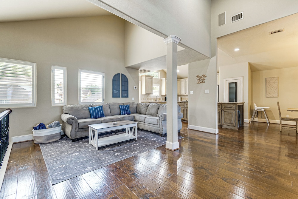 Private Boat Dock & Slip: Luxe Lake Conroe Gem!