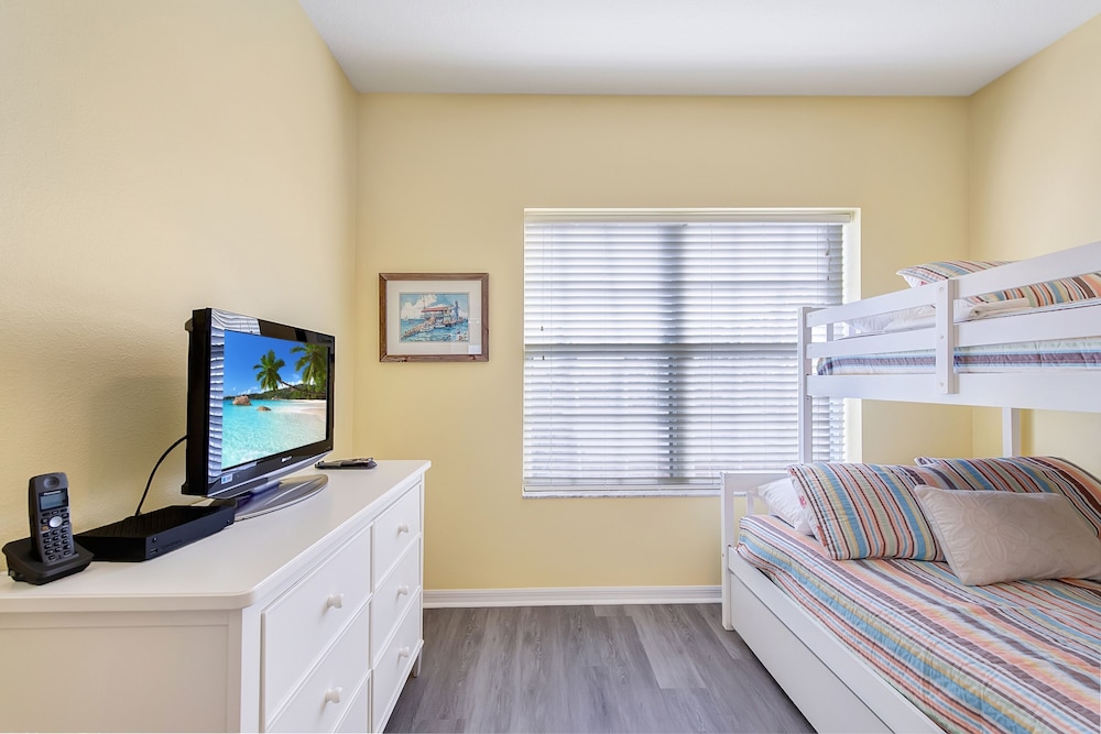 1417 Bermuda Bay Club 3 Bedroom Townhouse by RedAwning view 3
