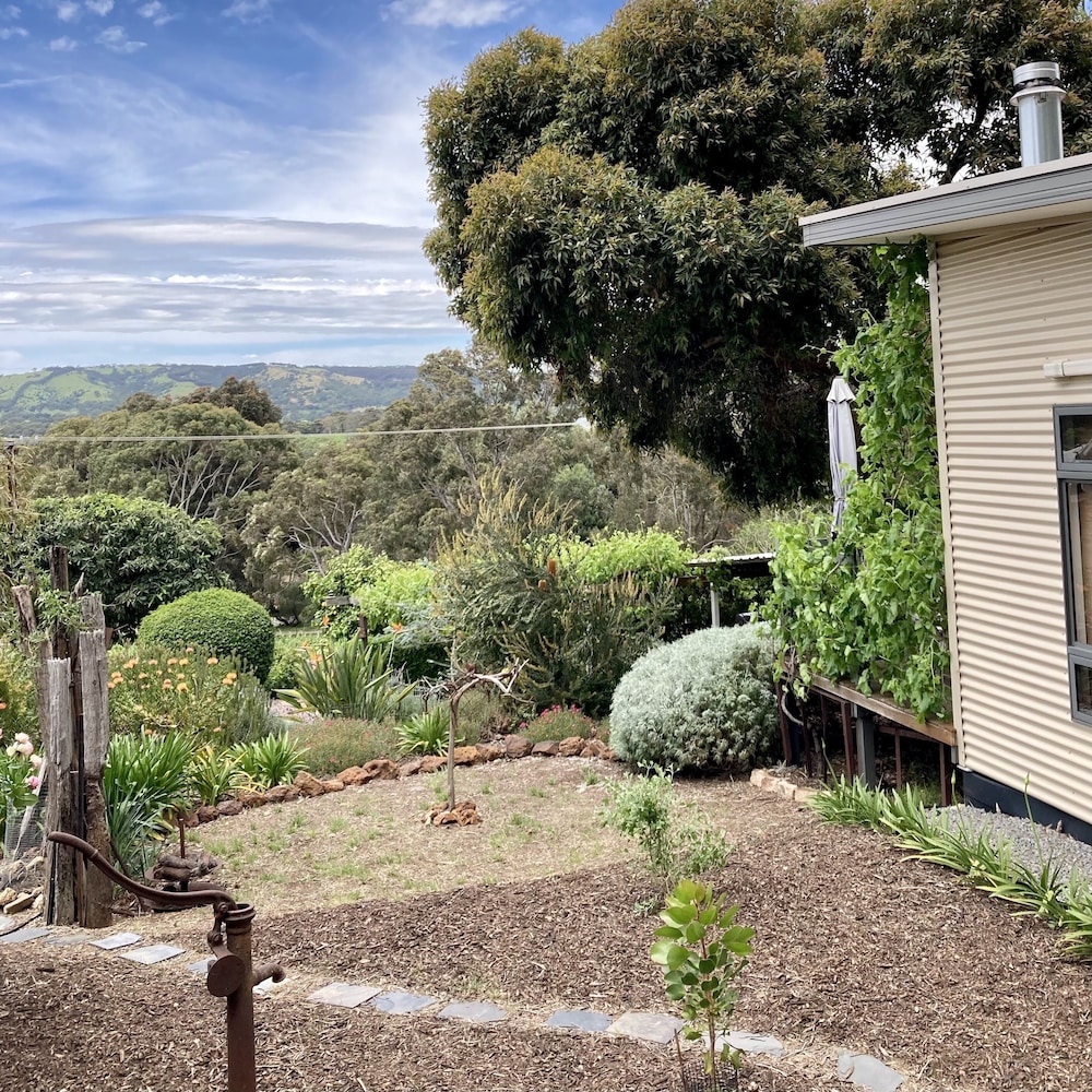 Karawatha Cottages B&B