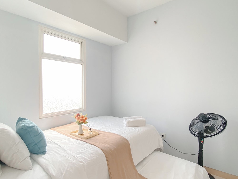 Comfort Living 2Br Springlake Summarecon Bekasi Apartment
