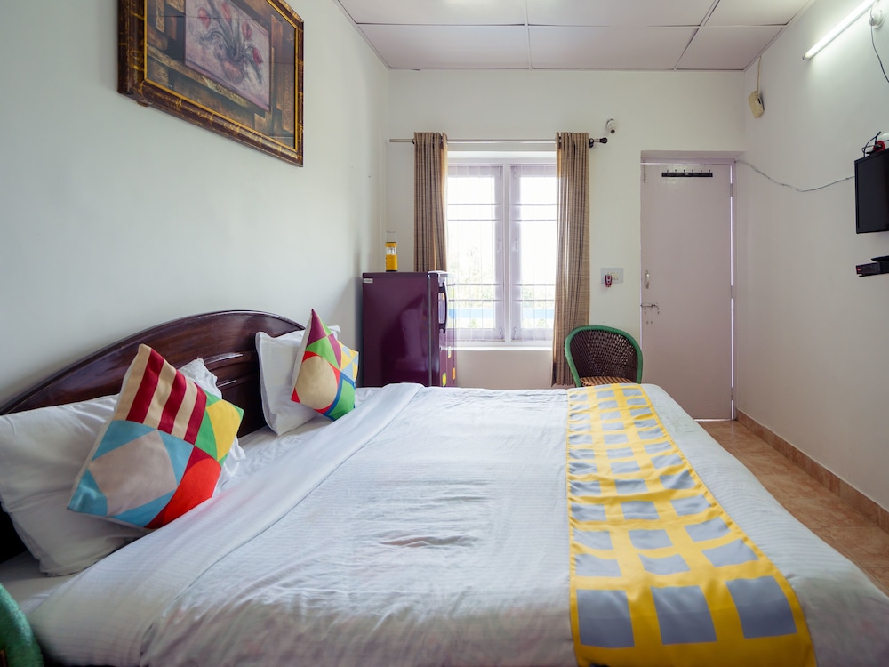 OYO 14133 Home Oak Cottage 1BHK Kempty Road