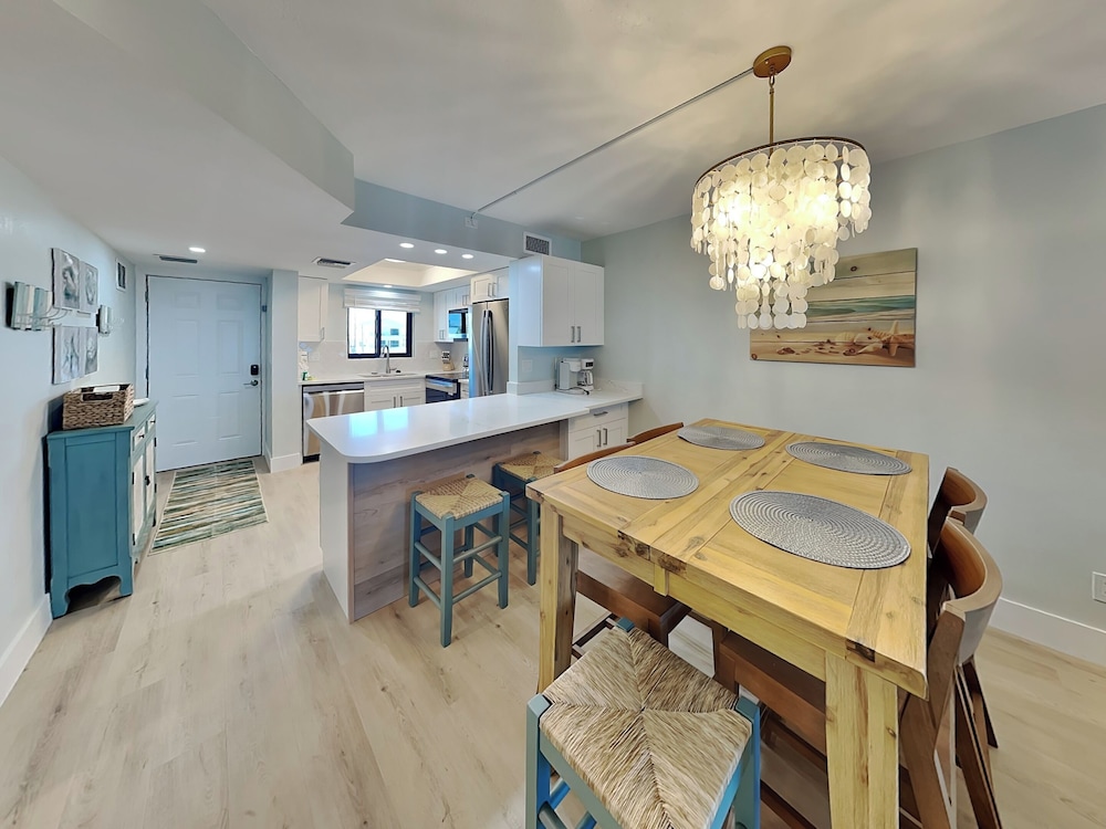 Seaside 2 by Distinctive Beach Rentals
