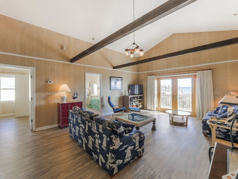 Pelican Perch by Topsail Realty