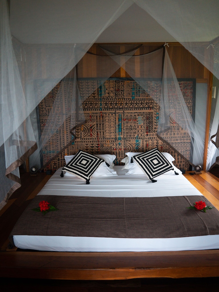 Diana Lodge view 3