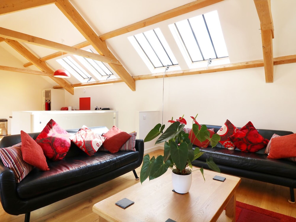 Newton Abbot Vacations - Old Armoury Barn - Property Image 10