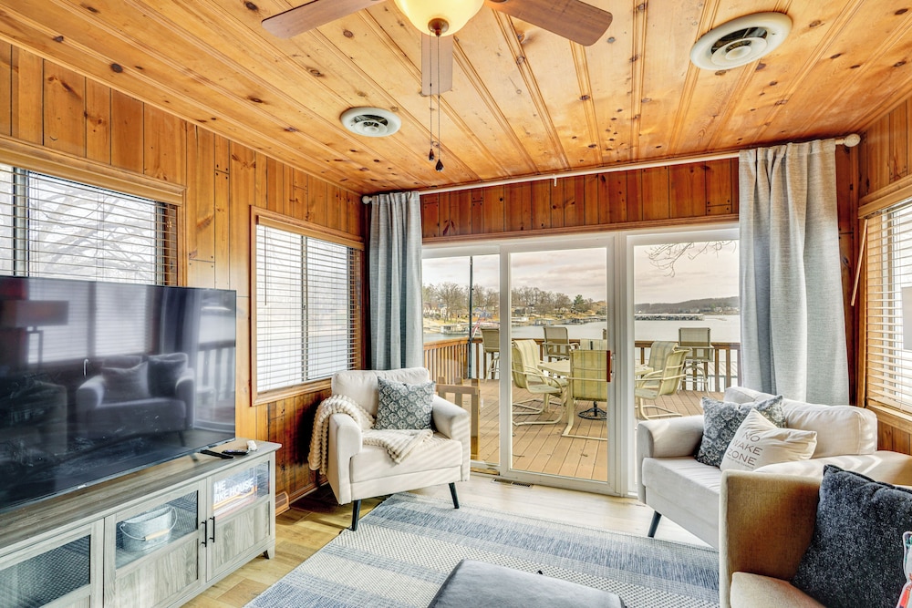 Sunrise Beach Lake House w/ Water Views & Dock!