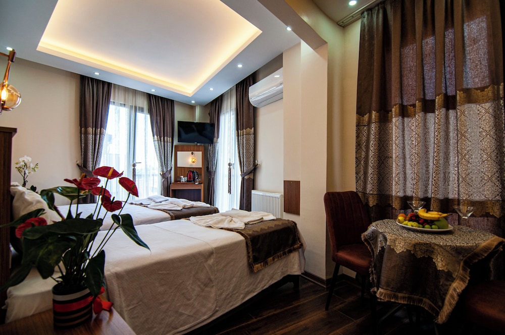 By Historial Hotel - Image 45