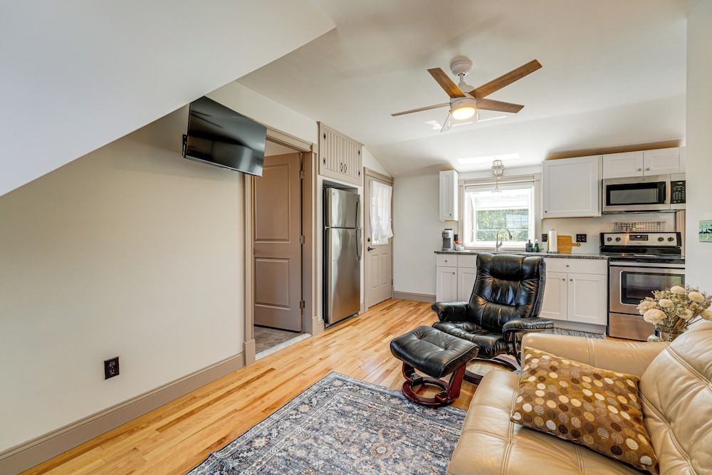 Charming Apt w/ Shared Outdoor Space in Lisbon!
