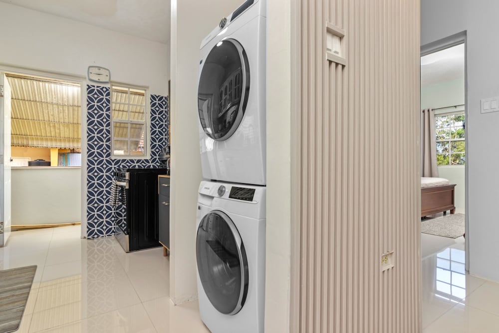 3rd Floor Condo Tower Isle 24hr Security