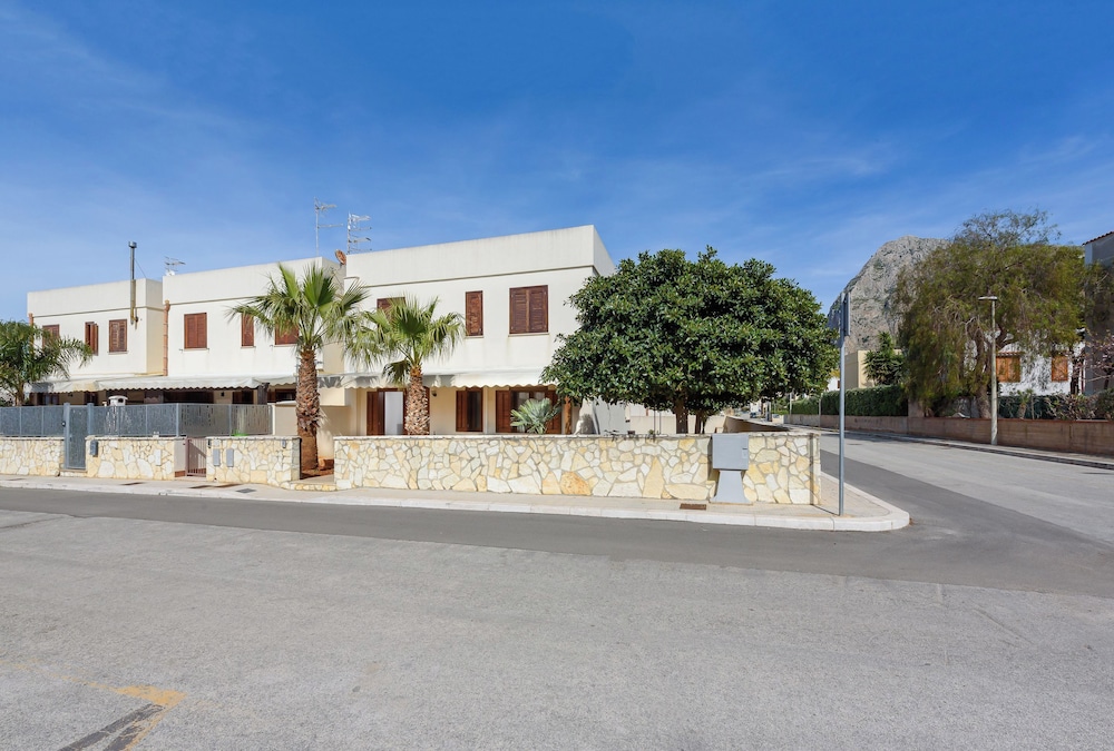 Bedda Luna Villa