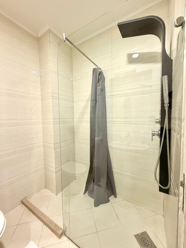 Orange Central Suites