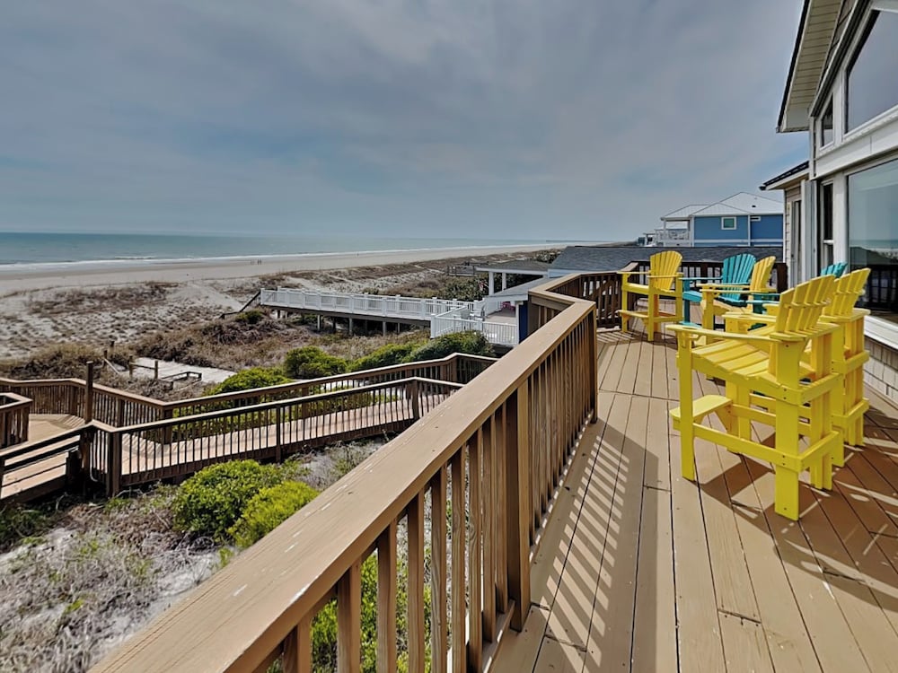 Barefoot Bungalow by Topsail Realty