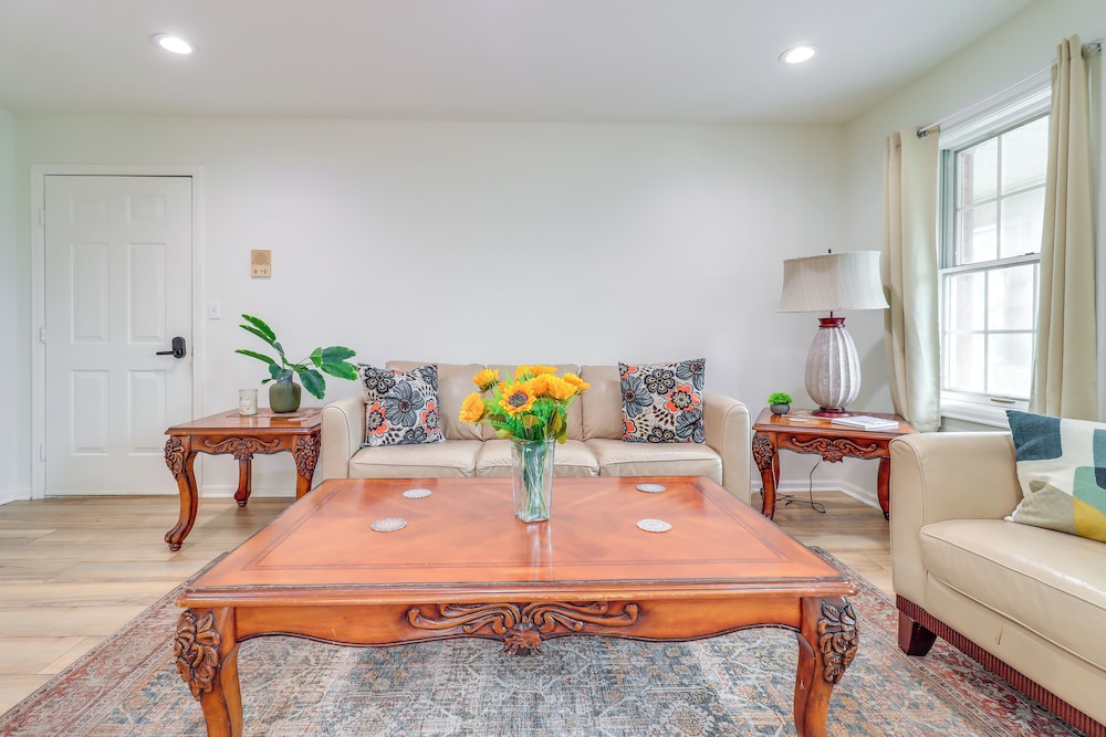 7 Mi to Downtown: Toledo Apt Near Franklin Park