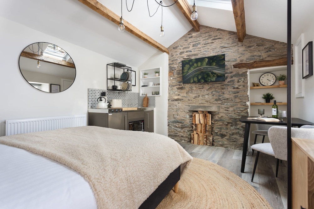 Ferry View Studio in Bowness-on-windermere view 3