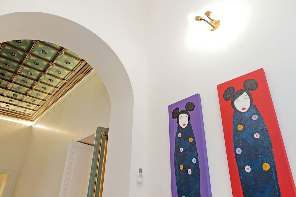 Rare Large and Elegant Rome Apartment in Prati Neighborhood Perfect for Families or Friends