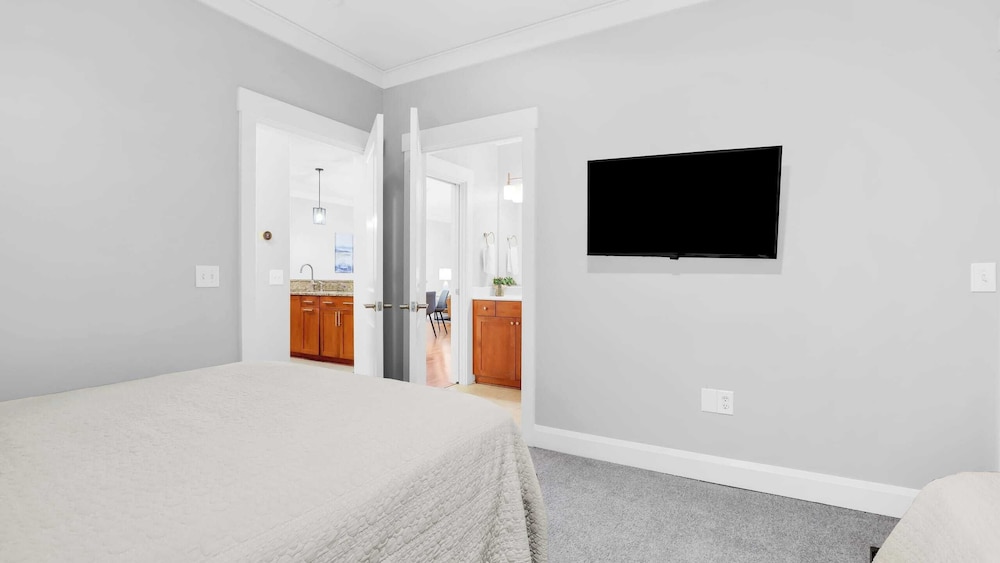 2 Suites Walkable Historic District Location The Juliette by Avantstay