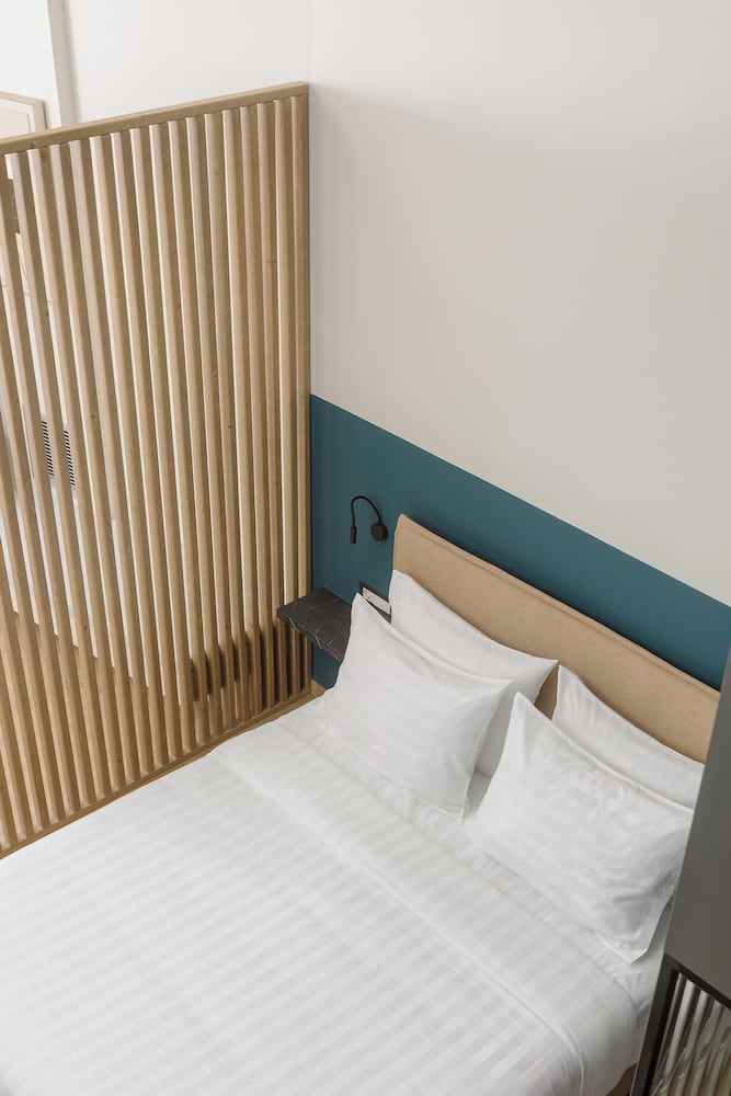 OPAL Lake Suites