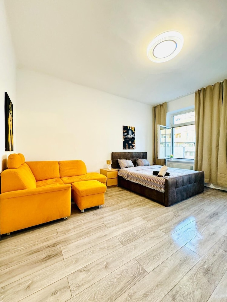 Affordable Cozy 3BR Apt Near FAC Platz