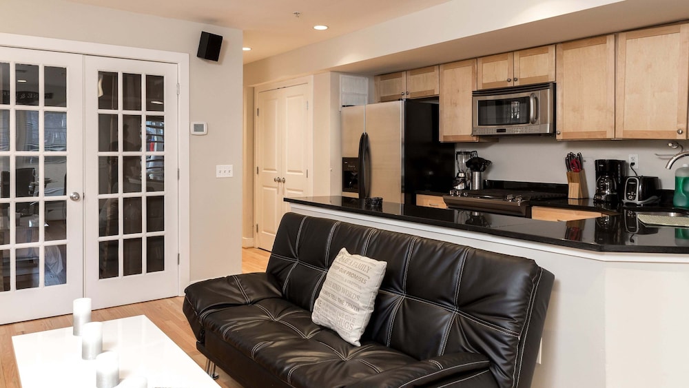 Thomas Circle 2br Furnished Condo 2 Bedroom Apts