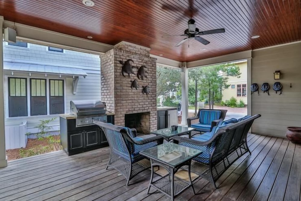 Bluejack Breeze 6 Bedroom Holiday Home by Five Star Properties