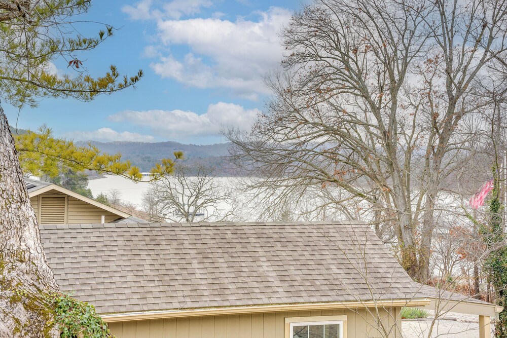 Hike, Boat, Fish & More: Table Rock Lake Cottage
