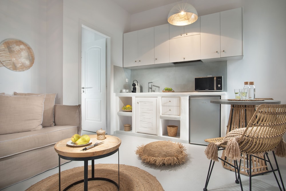 Perla Suites - Delmar Collection
