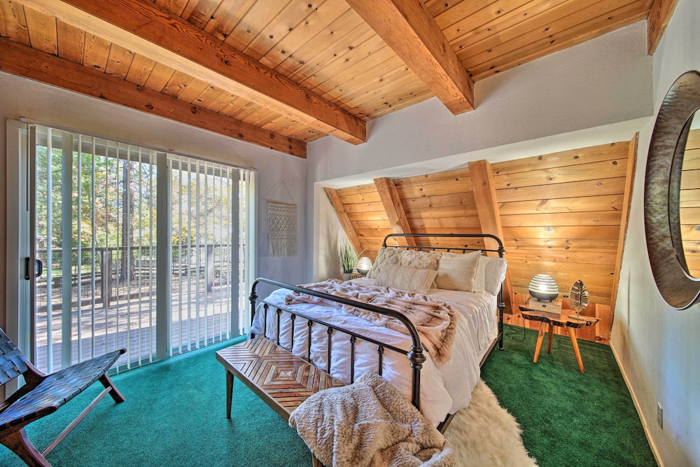 Hike & Fish, < 1 Mi to Trinity Lake: Rustic Cabin! view 3