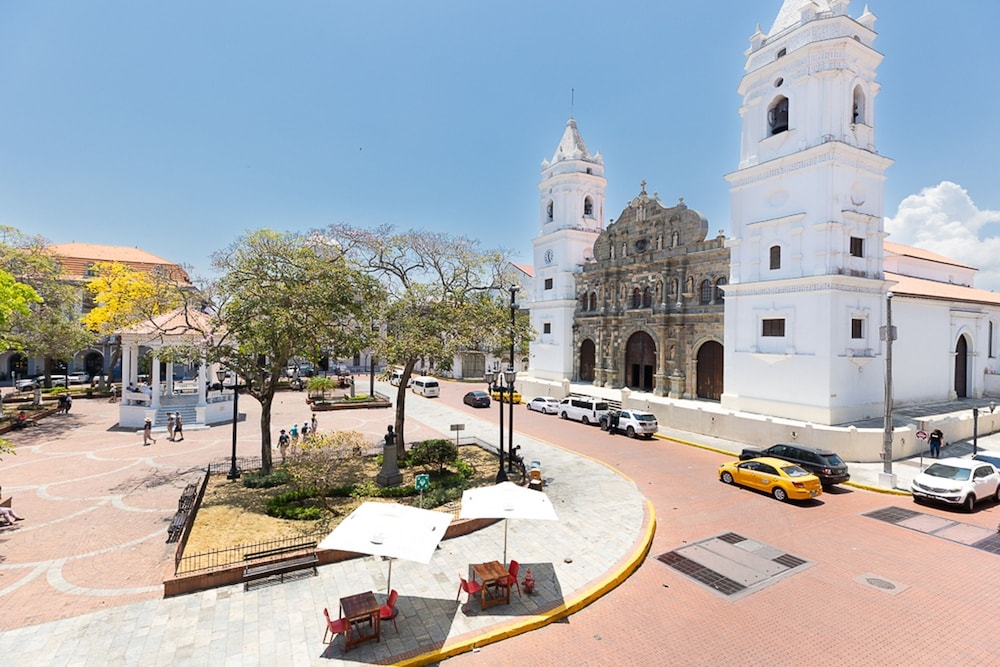 The Plaza Catedral Views by Acomodo Casco Viejo