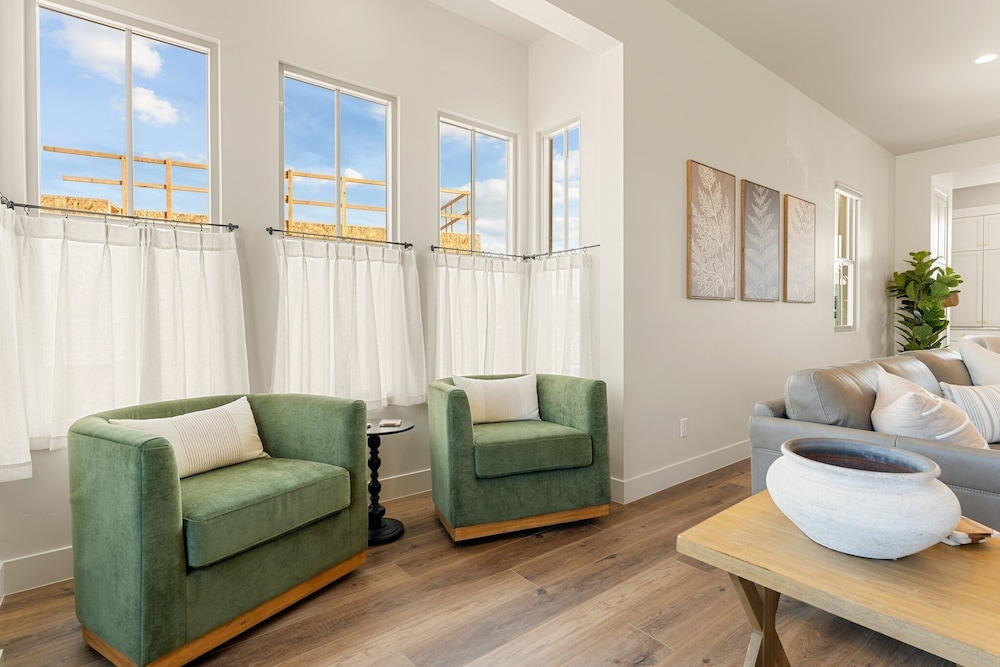 Alys At Desert Color 4 Bedroom Townhouse