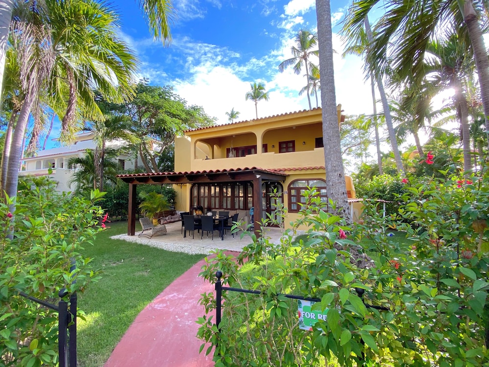 TROPICAL VILLAS playa LOS CORALES