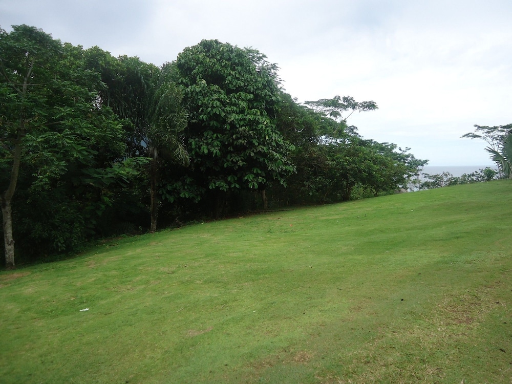 Lemongrass Lodge