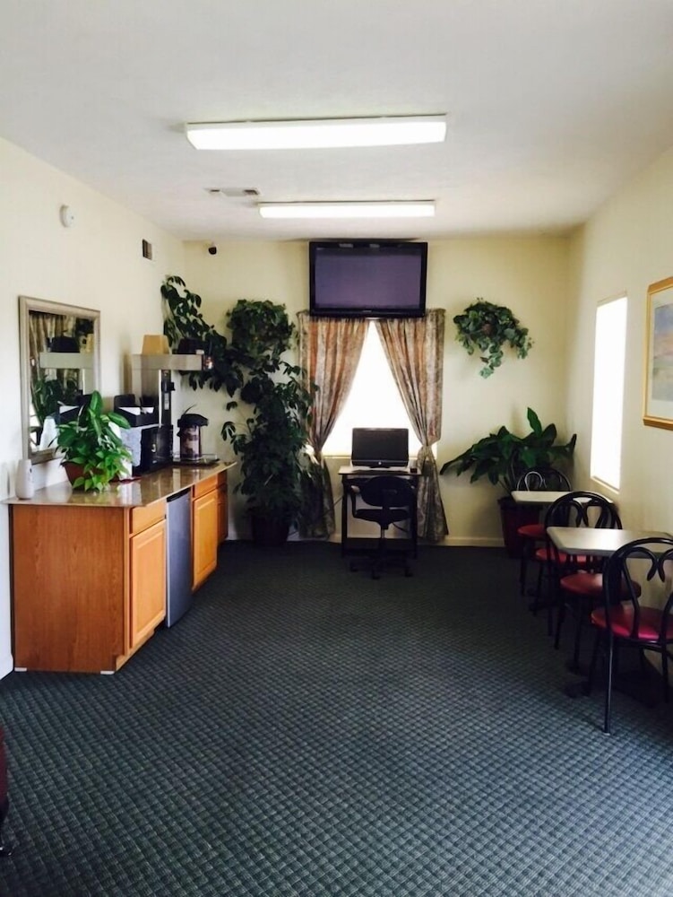 Royal Inn Taylorsville - Property Image 21