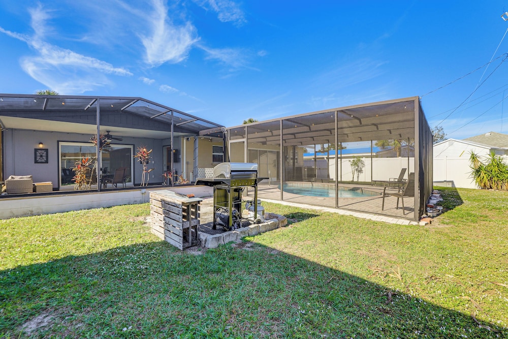 4 Mi to Historic Dtwn Venice: Home w/ Heated Pool!