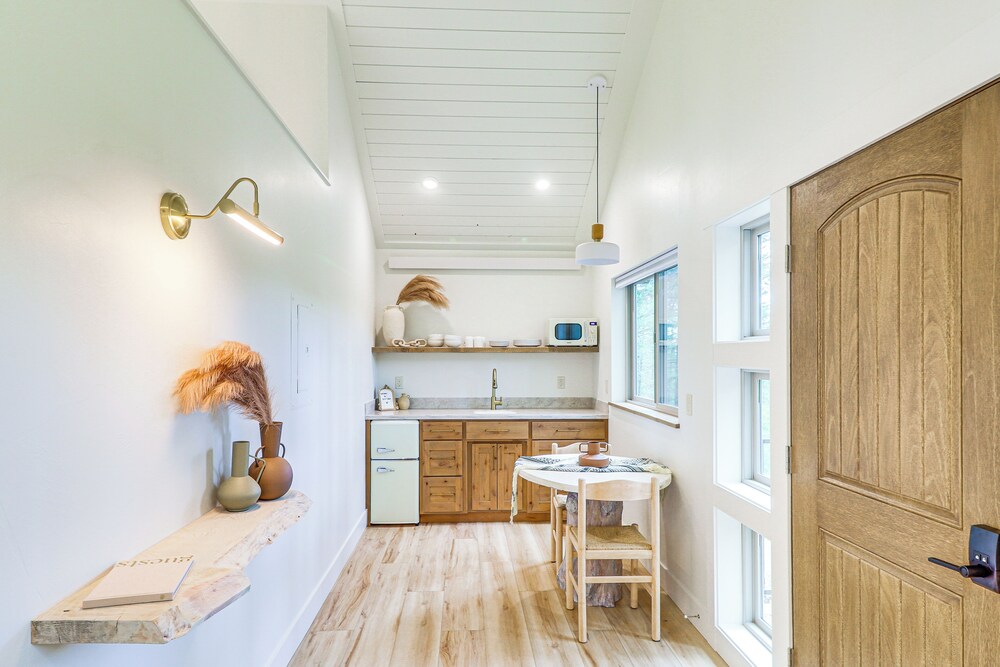 Dreamy Montana Cabin: Short Drive to Flathead Lake