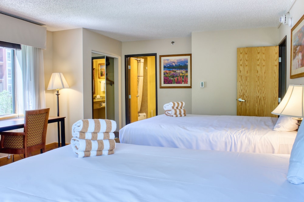 The Grand Lodge by Traverse Hospitality (No Resort Fees)
