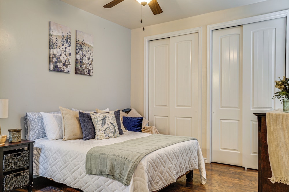 Family-friendly El Paso Home: Hike, Shop & Explore