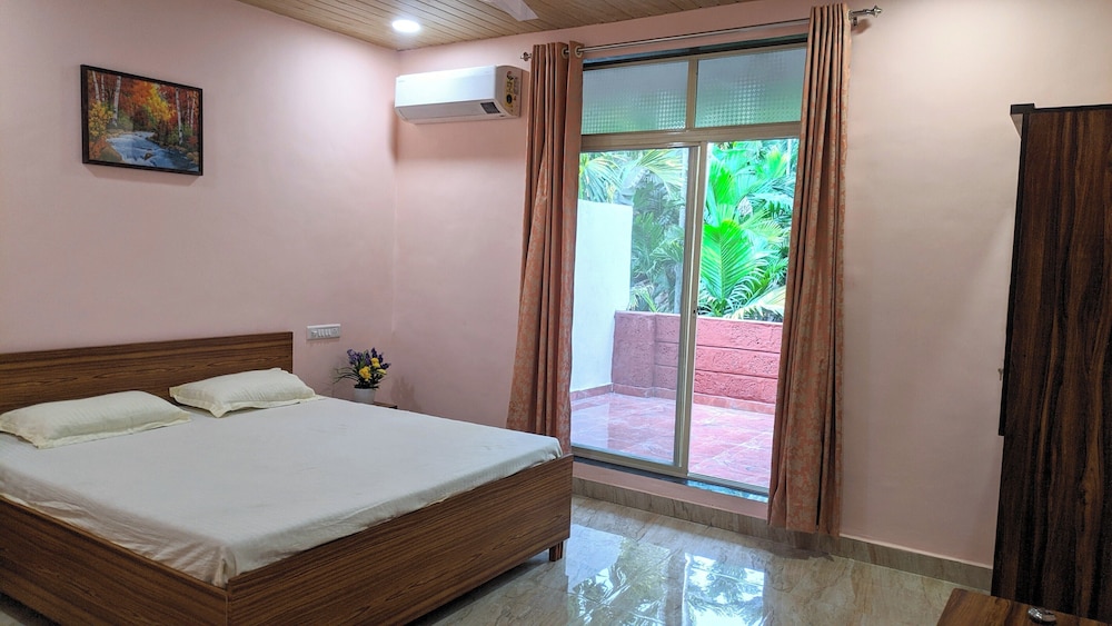 Soham Beach Resort, Diveagar