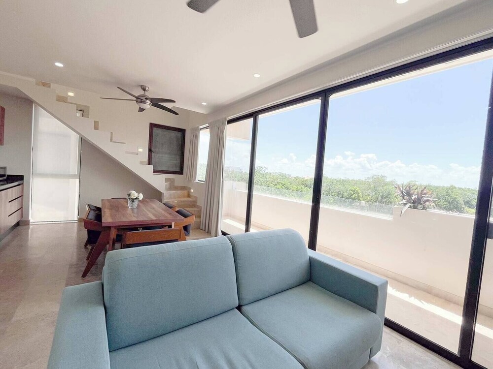 Spacious Penthouse at Viva Residences
