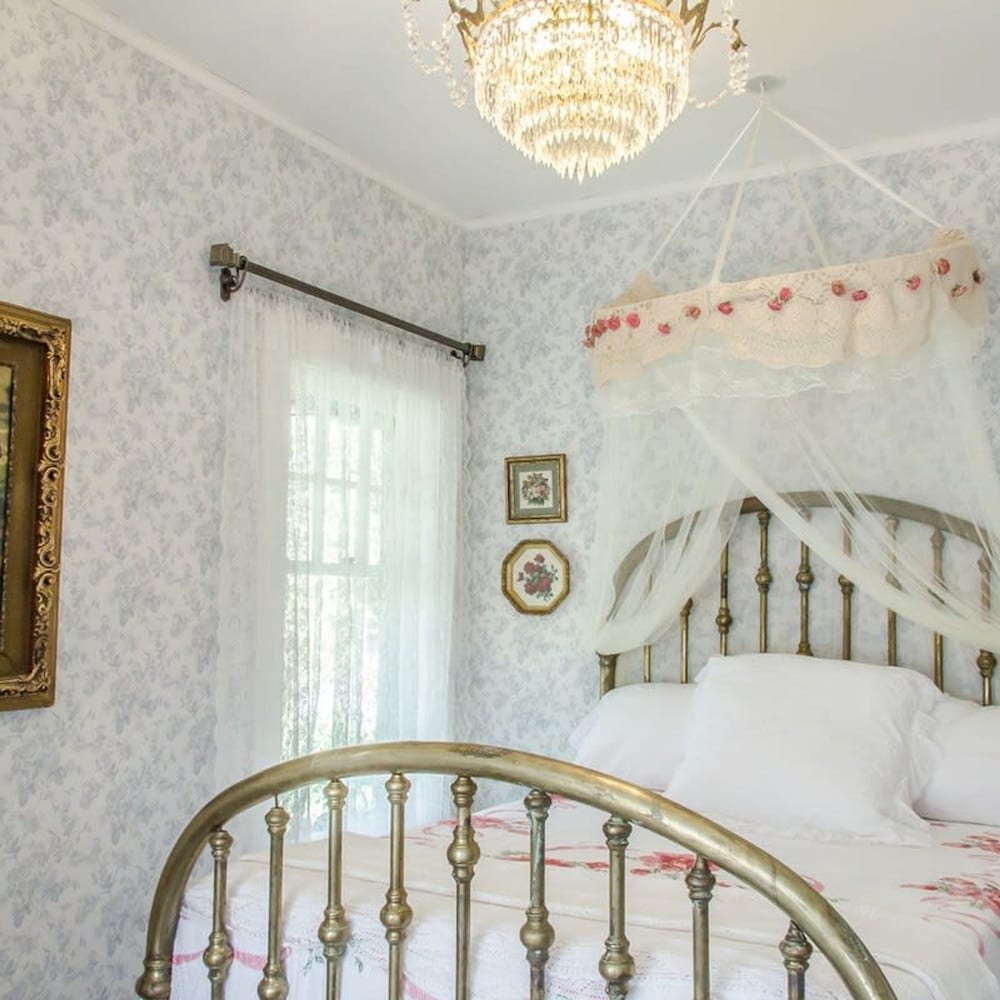 Luxury Waterfront Fairytale Home -carmen Elisabeth